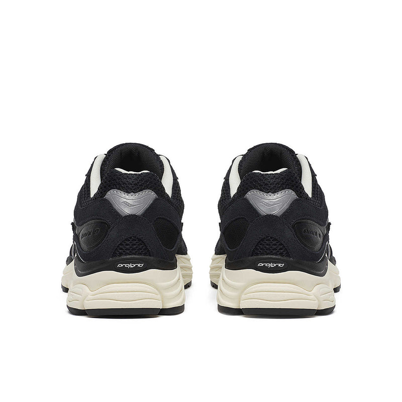 Saucony - ProGrid Omni 9 Trainers in Black/Cream